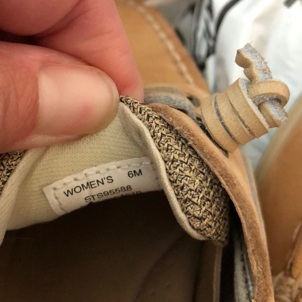 Sperry  Boat Shoes- women’s size 6. Brand new - Picture 2 of 3